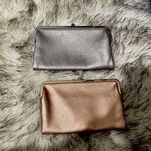 Never been used brand new. Lots of storage too. This comes with both colors